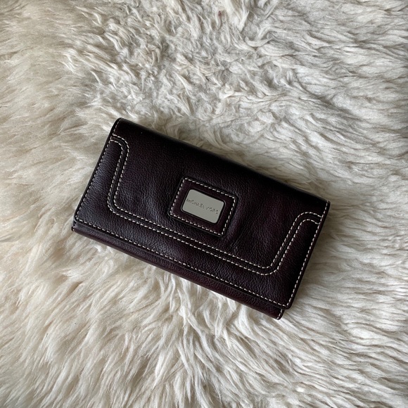 Michael Kors - Large Leather Wallet - Picture 1 of 3